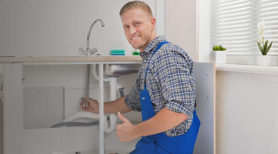 Professional water heater repair in Freer, TX